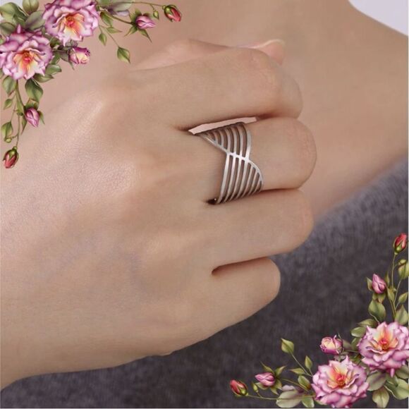 Stainless Steel Geometric Wire Pattern Open Ring - Picture 10 of 10
